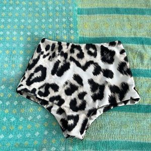 Mikoh high waist leopard bottoms - small